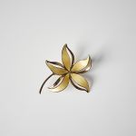 1105 3032 BROOCH